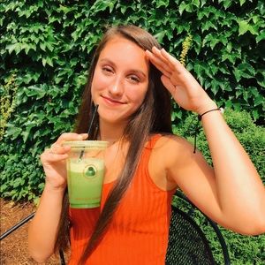 Meet your Posher, Olivia